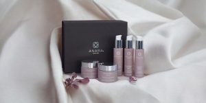 Anara-Skincare-range-with-gift-box-banner